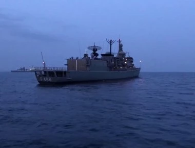 Ο «Νικηφόρος Φωκάς» προστατεύει το Αιγαίο (βίντεο)